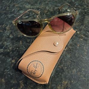 Ray-Ban “ERIKA” Sunnies!!!